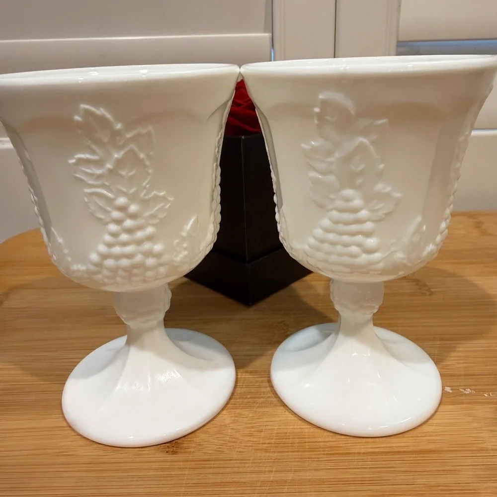 Set of 2 Indiana‎ Glass Milk Glass Harvest Grape Pedestal Wine Goblets Vintage